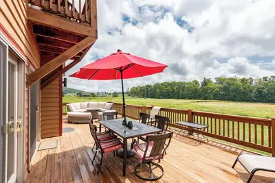 Image de Spacious Lake Escape w/ Hot Tub, Dock & Fireplace
