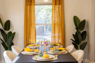 Image de Your Uf Getaway: 1 Block from Campus & Stadium - 4 Bd Haven
