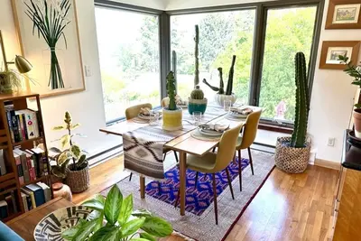 Image de Beautiful Mid-Century N Beacon Hill Home 2br. 5 min walk to Lightrail!