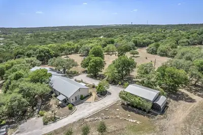 Image de Hidden Valley: Your Dream Rustic Wedding Venue w/t Complimentary Accommodations