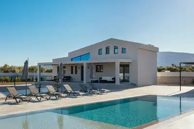 Villa Samantha - 3 Bedroom Villa with Private Pool