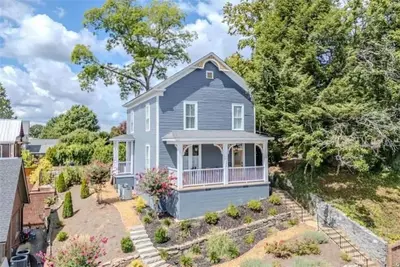 Image de Experience Timeless Elegance: Restored Gem by Rome’s Clock Tower. Reserve Now.