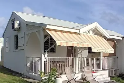 Image de Gîte Bougainvilliers Allamanda F2 dans résidence calme et sécurisée proche mer