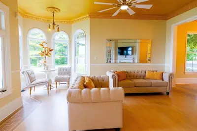Image de ⭐️ Luxury Waterfront Chateau 11+ Beds