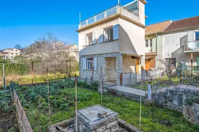 Image de Belle maison à Zaton avec WiFi