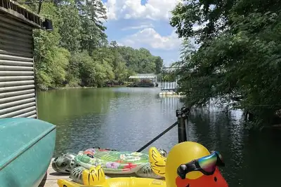 Image de One Last Splash, then Fall into Cozy! Sleeps 11, No Wake Cove Hot tub, Firepit