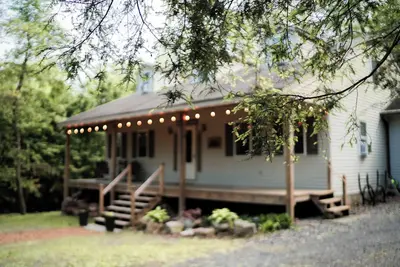 Image de Peaceful Mountain Cabin close to Penn State, Bucknell & Susquehanna! Sleeps 10!