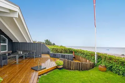 Image de \"Holmwith\" - 50m from the sea by Interhome