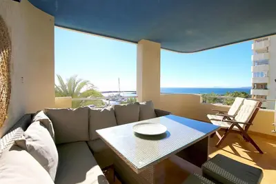 Image de Appartement moderne avec vue imprenable sur la mer, Marina Estepona, à proximité des restaurants