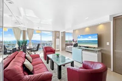 Image de Fantastic Ocean View Unit- close distance to the beach, lagoon, mall, and more