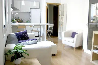 Image de Bright, sunny, central, Sant Pere apartment, separate office space.
